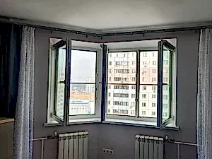 Москитные сетки в Астане на эркерном окне